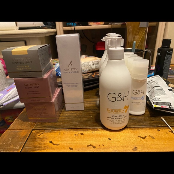 Assorted body lotion and skin care. - Picture 9 of 9